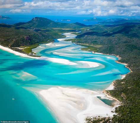 Belgian photographer Johan Vandenhecke travelled to Australia's Whitsunday Islands to capture this shot. He said: 'This place is so pure! It's only accessible by boat, so we slept on a boat in a neighbouring bay in order to get here in the morning' Whitehaven Beach Australia, White Heaven, Whitsunday Islands, Whitehaven Beach, Australia Landscape, Australian Beach, Photography Apps, Free Photography, Photography Contests