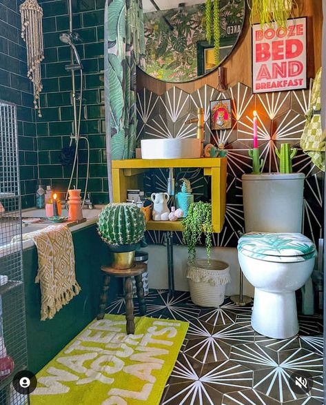 small bathroom ideas
small bathroom remodel
 small bathroom design
small bathroom decor
small bathroom inspiration
small bathroom
small bathroom interior
small bathroom storage
small bathroom ideas modern
#Smallbathroom #bathroomdecor #bathroom #bathroomidea Vintage Maximalist Decor, Maximalist Bathroom, Funky Bathroom, Eclectic Bathroom, Maximalist Home, Dopamine Decor, Decor Shabby Chic, Boho Bathroom, Maximalist Decor