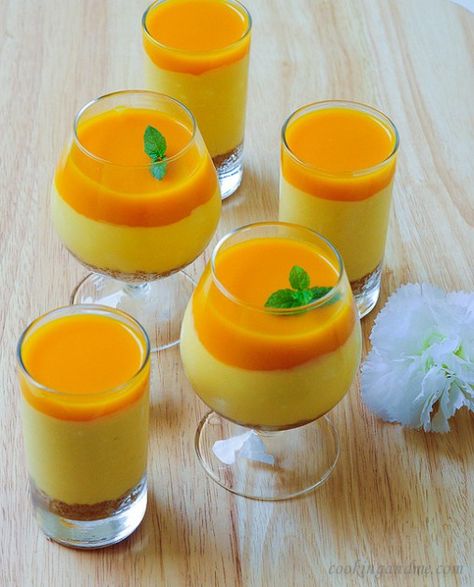 Eggless No-Bake Mango Cheesecake Recipe Mango Cheesecake Recipe, Mango Desserts, Mango Cheesecake, Mango Dessert, Baked Cheesecake Recipe, Mango Recipes, Easy No Bake Desserts, Asian Desserts, Chutney Recipes