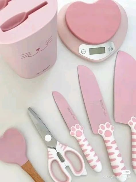 Cute Cutlery Aesthetic, Pink Kitchenware, Cute Kitchenware, Kitchen Decor Collections, Cute Furniture, Fotografi Vintage, Future Apartment Decor, Pink Home Decor, Pink Kitchen