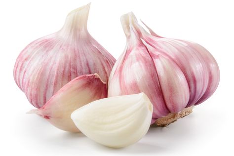 GARLIC is a great way to add flavour to a meal, from pasta dishes to curries or soups. But when you’ve rushed home from work to get dinner on the table, who wants the hassle of faffing about … Cleanse Your Liver, Getting Rid Of Dandruff, Fat Flush, Garlic Bulb, Natural Cleanser, Cleanse Recipes, Liver Detox, Liver Health, Eat Smarter