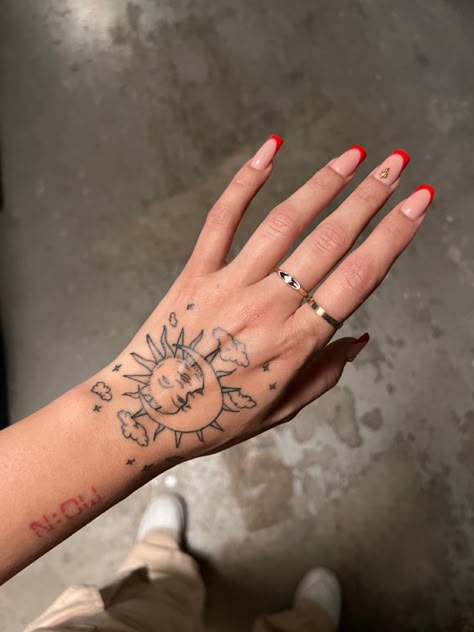 Sun And Moon Tattoo On Hand, Top Of Hand Tattoos For Women Simple, Sun Moon Hand Tattoo, Moon Tattoo Hand, Sun And Moon Hand Tattoo, Sun Hand Tattoo, Shaman Aesthetic, Patch Work Tattoos, Female Hand Tattoo