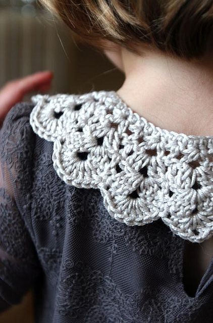 Peter Pan crochet collar freebie pattern. Just lovely. Nice share, thanks xox  http://www.ravelry.com/patterns/library/crochet-peter-pan-collar Col Crochet, Crochet Collar Pattern, Crochet Collars, Crochet Lace Collar, Confection Au Crochet, Crochet Collar, 자수 디자인, Crochet Diy, Collar Pattern