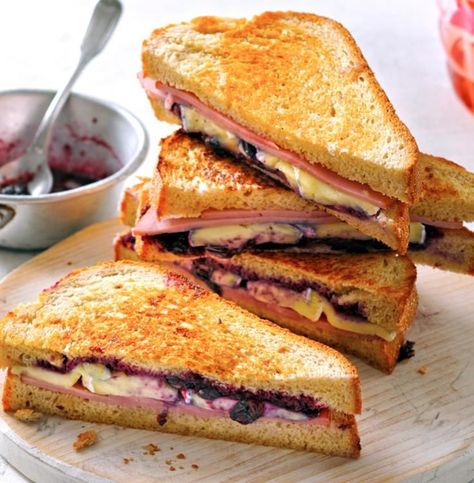 Blueberry Jam Sandwich, Jam Sandwich Ideas, Elevated Sandwich Ideas, Fancy Sandwiches Ideas, Elevated Recipes, Sweet Sandwiches, Grilled Cheese Recipes Gourmet, Cheese And Jam, Brie Grilled Cheese