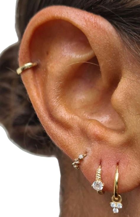 Helix And Conch Piercing Together, Triple Love Piercing Ideas, Minimal Ear Piercing Ideas, Triple Lobe Piercing Stack, Ear Piercing Both Ears, Three Piercings Ears Ideas, Earring Stacks 3 Holes, Four Ear Piercings, Ear Piercings 2