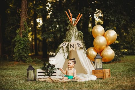 Wild One Outdoor Photoshoot, Prebirthday Photoshoot Ideas, Outdoor 1st Birthday Party Decorations, Baby Boy Outdoor Photoshoot, Outdoor Cake Smash Boy, Outdoor 1st Birthday Pictures, Teepee Photo Shoot, First Birthday Outdoor, 1st Birthday Photoshoot Ideas