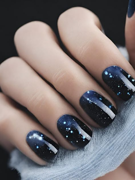 Short Constellation Nails, Night Sky Manicure, Constellation Nail Designs, Night Nails Design, Short Galaxy Nails, Night Sky Nail Designs, Midnights Nails Design Taylor Swift, Night Sky Nail Art, Velaris Nails