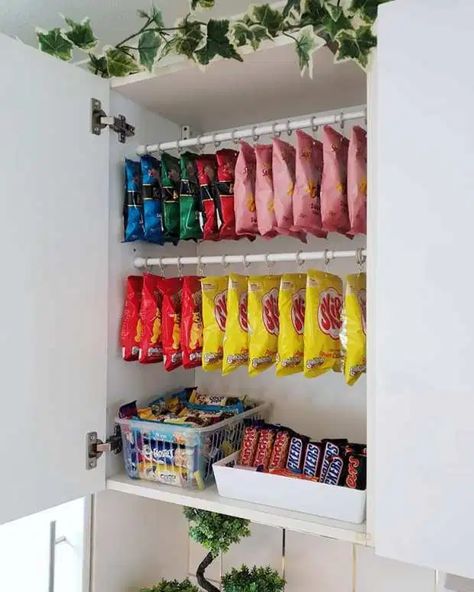 Mum shows off her VERY organised pantry which is colour-coordinated and claims her husband thinks she's 'crazy' Organised Pantry, Kitchen Cupboard Organization, Pantry Organisation, House Organisation, Kitchen Organization Pantry, Kitchen Organisation, Organisation Hacks, The Home Edit, Snack Storage