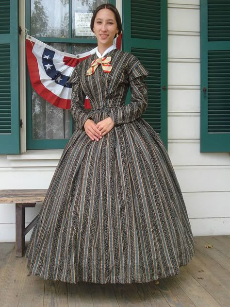 Couture Courtesan Work Dress 1860s Cotton Dress, 1860s Gown, Pioneer Woman Dress, Vintage Dresses Victorian, 1800s Dresses, 1860s Dresses, Southern Dresses, Era Dresses, 1860s Fashion