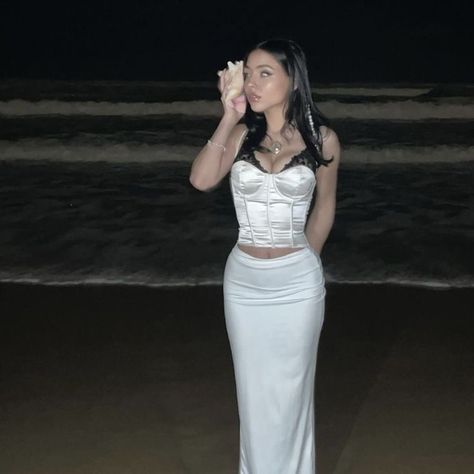 Mermaid Core Aesthetic Outfits, Sirencore Outfits, Mermaid Outfit Aesthetic, Siren Fashion, Siren Style, Skirt And Corset, White Corset, Dinner Outfit, White Skirt