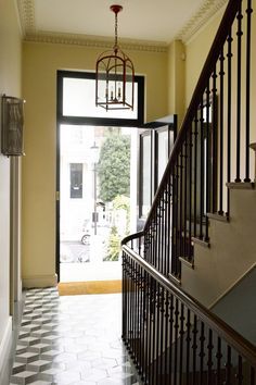 Warm Yellow Hallway Bold Hallway, Victorian Hallway Ideas, Hallway Colour Ideas, Yellow Hallway, Hallway Colour Schemes, Hallway Paint Colors, Hallway Ideas Diy, Colour Scheme Ideas, Victorian Lighting