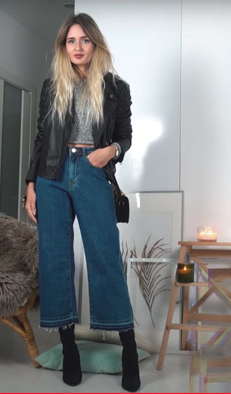 Denim Culottes Outfits Winter, Cullote Jeans Outfit, Culottes Jeans Outfit, Jeans Palazzo Outfits, Cropped Wide Leg Jeans Outfit Winter, Flare Crop Jeans Outfit, Culotte Jeans Outfit, Denim Culottes Outfits, Cropped Jeans Outfit