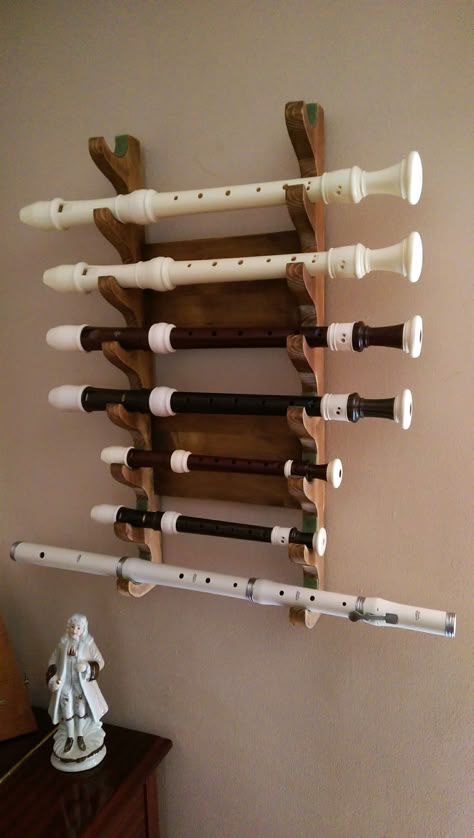 Hi everyone - thought I'd post a shot of a new display prototype stand I built to hold some of my Baroque flute & recorder collection ... hope you like it! Flute Recorder, Recorder Flute, Indian Inspired Decor, Instrument Display, Flute Stand, Music Room Design, Bamboo Flute, Home Music Rooms, Tin Whistle