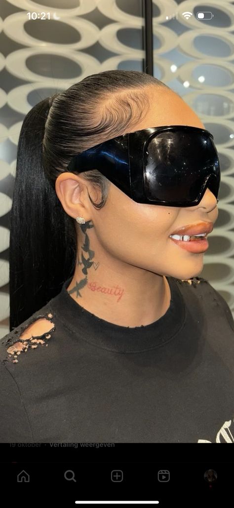 Side Of Face Tattoo Women, Face Tattoo Women, Side Of Face Tattoo, Tattoo On Upper Back, Side Of Face, Tattoo Women, Face Tattoo, Big Tattoo, Tattoo On