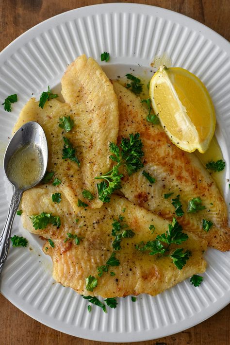 Sole Recipes, Sole Fish, Cod Fish Recipes, Brown Butter Sauce, What Is For Dinner, Canadian Food, French Recipes, Marinade Recipes, French Cooking