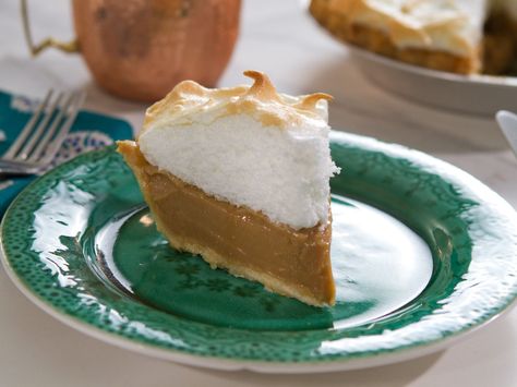 Butterscotch Pie recipe from Trisha Yearwood via Food Network Butterscotch Pie Recipe, Trisha's Southern Kitchen, Trisha Yearwood Recipes, Butterscotch Pie, Slice Of Pie, Trisha Yearwood, Southern Kitchen, Cake Mug, Meringue Pie