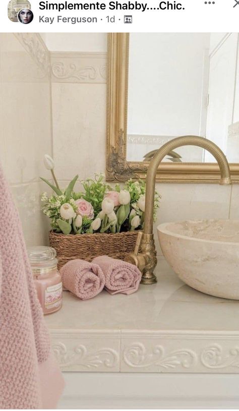 Styl Shabby Chic, Pretty Bathrooms, Room Deco, Pink Bathroom, Pink Houses, Dream House Interior, Spring Home Decor, Bathroom Inspo, Beautiful Bathrooms