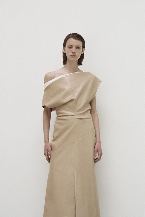 Ss24 Resort, Strapless Knit Dress, Resort 2024, Fashion Silhouette, Resort Dresses, Trend Report, Leather Dresses, 가을 패션, Summer 24