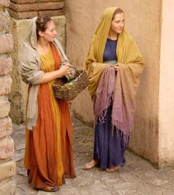 History Mysteries of Caroline Lawrence: How to Make a Stola Ancient Roman Clothing, Bible Costumes, A Night In Bethlehem, Biblical Clothing, Roman Clothing, Live Nativity, Biblical Costumes, Roman Clothes, Night In Bethlehem