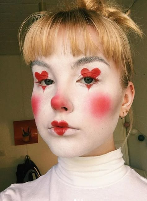 70s Clown Makeup, Creepy Cute Clown Makeup, Kawaii Clown Makeup, Cupid Clown, Cute Clown Makeup Aesthetic, Heart Clown Makeup, Soft Clown Makeup, Vintage Clown Makeup, Clown Makeup Aesthetic