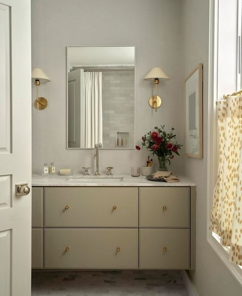 Mixing metals done right 👌 I adore this bathroom design by @alyssapapastudio ! 🤍 What’s your favourite part of this darling bathroom? 🤔 📷: @patrickbiller Construction: @rbaprojects Styling: @_meandmo_ 💡to love: the Hackney sconces Chrome Accent Bathroom, Mixed Finishes In Bathroom, Chrome Bathroom Ideas, Mix Metals Bathroom, Chrome Fixtures Bathroom, Bathroom Mixed Metals, Mixed Metals In Bathroom, Mixed Metals Bathroom, Mixed Metal Bathroom