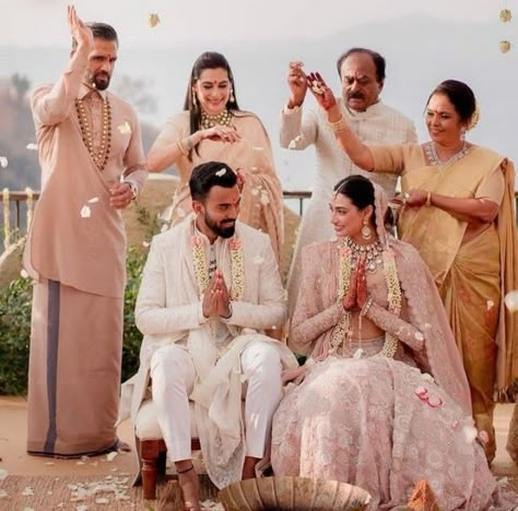 Father Of The Bride Attire, शादी की तस्वीरें, Athiya Shetty, Kl Rahul, Bride Attire, Indian Outfits Lehenga, Indian Cricket Team, Bride Photos, Wedding Photoshoot Poses