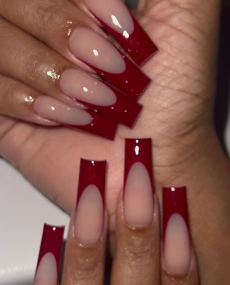 Oval Nails Burgundy, Red Nails Cristhmas, Carmine Red Nails, Cherry Wine French Tip, Nails Ideas Christmas Simple, Rubi Rose Nails, Cherry Red French Tip Nails Square, Medium Square Acrylic Nails Designs Red, Square Red Chrome Nails