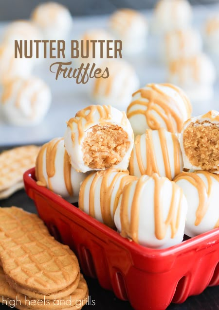 Nutter Butter Truffles, Truffle Recipe Christmas, Christmas Truffles, Truffle Butter, Nutter Butter, Candy Truffles, Heirloom Recipes, Covered Pretzels, Truffle Recipe