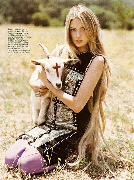 Lily Donaldson, French Vogue, Rapunzel Hair, Terry Richardson, Long Brown Hair, Super Long Hair, Very Long Hair, Soft Grunge, Dark Fashion