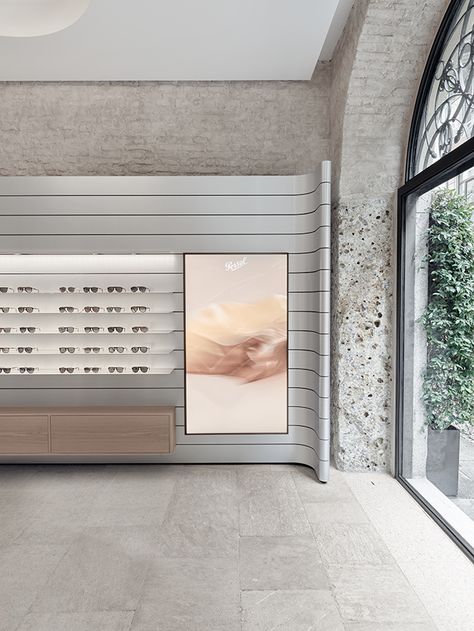 a Eyewear Shop Design, Eyewear Store Design, David Chipperfield Architects, David Chipperfield, Glass Store, Optical Shop, Eyewear Shop, Clinic Design, Retail Design Blog