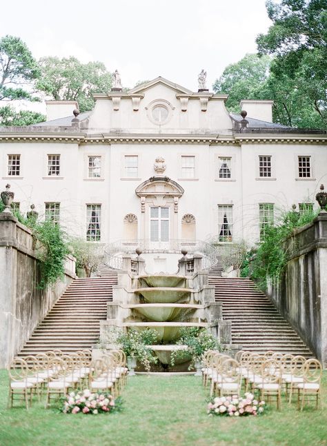 If you are planning a wedding in Georgia The Swan House in Atlanta is a must-see venue! The most stunningly romantic luxurious wedding venue in the Southeast. Wedding Venues Preppy, Estate Wedding Reception, Southern Mansion Wedding, Wedding In Georgia, Wedding Ceremony In Front Of House, Swan House Wedding Atlanta, The Swan House Atlanta, Prettiest Wedding Venues, Wedding Venues In Alabama