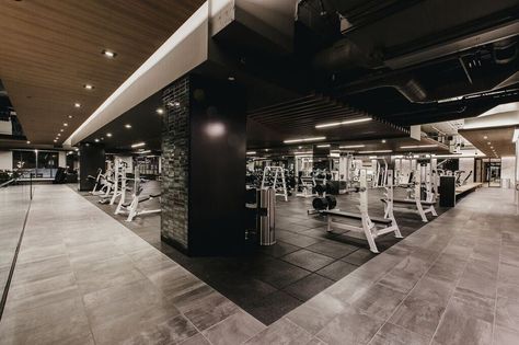 Sport Club Design, Gym Reference, Industrial Gym, Equinox Fitness, Equinox Gym, Fitness Rooms, Private Gym, Luxury Goals, Gym Sauna