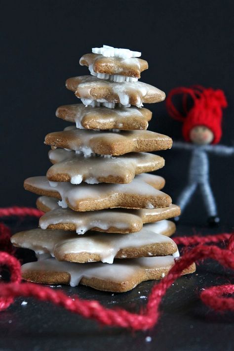 German Christmas Biscuits, Gingerbread Cookies Gluten Free, German Gingerbread Cookies, Lebkuchen Recipe, Confectioners Sugar Icing, German Gingerbread, Gluten Free Holiday Recipes, German Christmas Cookies, Gingerbread Dough