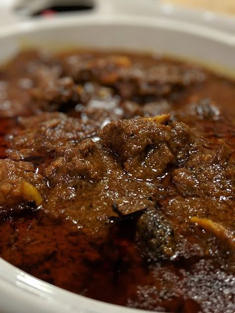 Kosha Mangsho Recipe, Lamb Bhuna, Aloo Gosht, Mutton Korma, Lamb Curry Recipes, Mutton Gravy, Mutton Curry Recipe, Bangladeshi Food, Goat Recipes