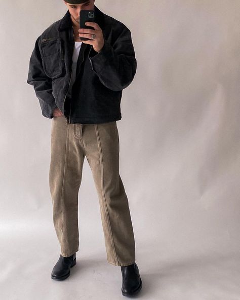 DANIEL SIMMONS (@imdanielsimmons) • Instagram photos and videos Mens Layering Outfits, Chelsea Boot Outfit, Daniel Simmons, Hunger Games Outfits, Chelsea Boots Men Outfit, Chelsea Boots Outfit, Boots Men Outfit, Sixth Form Outfits, Mens Smart Casual Outfits