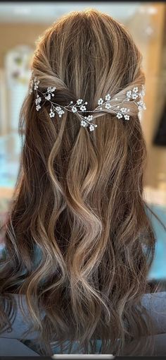 Gold Wedding Hair Accessories, Hairstyles For Sweet 16, Leaf Hair Accessories, Hair Accessories For Brides, Headband For Wedding, Sweet 16 Hairstyles, Gold Hair Accessories Wedding, Bride Wedding Hair, Flower Bride