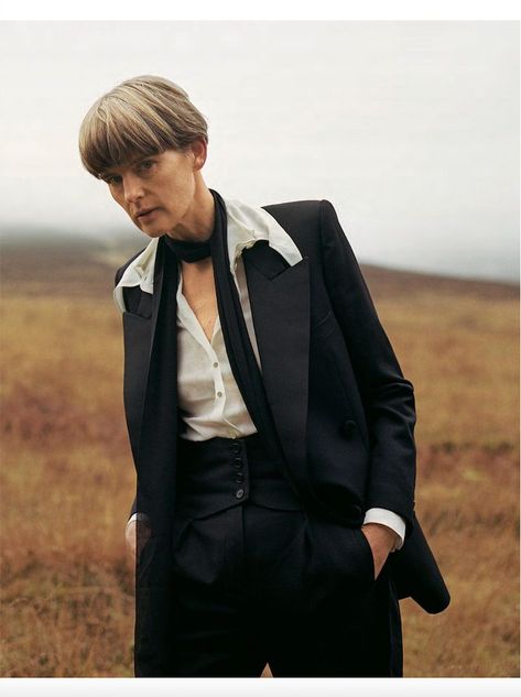 Stella Tennant (Zeit Magazine) Stella Tennant, Fashion Editor, Top Model, Hair Stylist, Short Hair Styles, Hair Cuts, Actresses, Magazine, Photographer