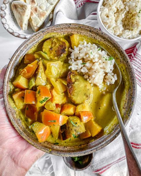 This one-pot Vegan Coconut Curry with Apples dish is so warm and comforting! It has the perfect blend of creamyness and bold flavors that will leave everyone satisfied. #plantbasedonabudget #coconut #curry #apples Vegan Coconut Curry, Apple Curry, Plant Based On A Budget, Coconut Curry Recipes, Apple Dishes, Plant Based Recipes Dinner, Coconut Curry Sauce, Vegan Chicken, Winter Dishes