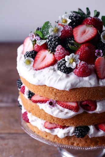 Cake With Fresh Berries, Gluten Free Lemon Cake, Lemon Layer Cake, Lemon Layer Cakes, Berries Recipes, Japanese Sweets, Fresh Berries, Refined Sugar, Cake Cake