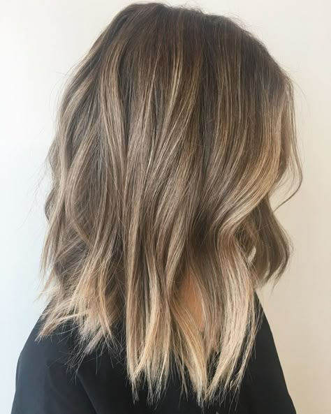 Choppy Dark Blonde Lob Balayage Hair Dark Blonde, Blonde Lob Hair, Balayage Lob, Fall Blonde Hair, Balayage Hair Color Ideas, Blonde Lob, Blond Balayage, Balayage Hair Color, Balayage Hair Dark