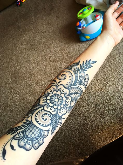 Lace Pattern Tattoo, Paisley Tattoo Sleeve, Henna Arm Tattoo, Paisley Tattoo Design, Mandala Tattoo Sleeve Women, Henna Tattoo Sleeve, Henna Sleeve, Paisley Tattoo, Mandala Tattoo Sleeve