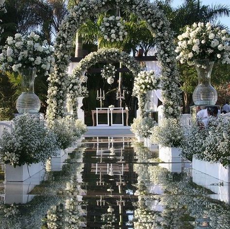 Wedding Haul, Wedding Walkway, Wedding Setup, Dream Wedding Reception, Indoor Wedding Ceremonies, Extravagant Wedding, Dream Wedding Decorations, Wedding Backdrop Design, Wedding Design Decoration