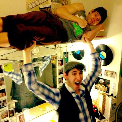 08.04.12 Newsies Photo by keenanblogger #sip featuring andrew keenan-bolger and ben fankhauser Newsies Live, Ben Fankhauser, Newsies Cast, The Newsies, Newsies Broadway, King Of New York, Jack Kelly, Paper Boy, Theatre Nerds