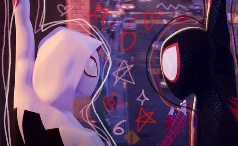 Ghost Spider And Miles Morales, Spiderman Accros The Spider Verse Pfp, Spider-man: Beyond The Spider-verse, Gwen Stacy Pfps, Spiderman Across The Spider Verse Gwen Stacy, Spider Verse Miles And Gwen, Spider Man Into The Spiderverse Aesthetic, Spider Man Into The Spiderverse Icons, Spiderverse Gwen And Miles