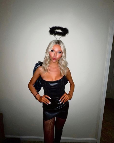 Dark angel halloween inspo Black Angles Halloween Costumes, Black Angel Halloween, Black Angel Halloween Costume, Dark Angel Halloween, Dark Angel Halloween Costume, Fallen Angel Costume, Black Angel Costume, Angel Halloween Costume, Dark Angel Costume