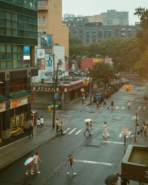 The intersection of Roosevelt Avenue and Prince Street in Flushing, Queens, New York Flushing Queens New York, Queens New York Aesthetic, Flushing New York, Moving To Nyc, Flushing Queens, Music Photoshoot, Queen Aesthetic, Queens Ny, New York Aesthetic