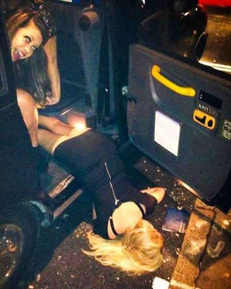 This girl, who was responsible enough to take a cab: | 23 People Who Are Worse At Drinking Than You Drunk Fails, Party Fail, Funny Postcards, Friends Drinks, To Infinity And Beyond, Laughter Is The Best Medicine, Laughing So Hard, Laugh Out Loud, Makes Me Laugh