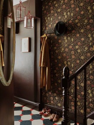 Eclectic Townhouse Interior, Victorian Townhouse Interior, Victorian Bathroom Accessories, Brown Hallway, Terrace House Interior, Modern Victorian Interior Design, Townhouse Bathroom, London Terrace House, Grimmauld Place