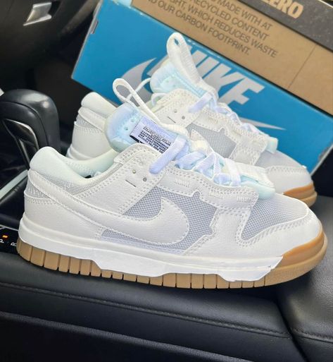 Shoe Plug, Dunk Shoes, Shoes Streetwear, Pretty Sneakers, Trendy Shoes Sneakers, Kicks Shoes, Pretty Shoes Sneakers, All Nike Shoes, Shoes Outfit Fashion