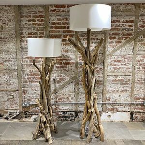 Driftwood Lamps, Driftwood Flooring, Driftwood Coffee Table, Driftwood Christmas Tree, Driftwood Furniture, Antler Decor, Driftwood Diy, Driftwood Ideas, Driftwood Lamp